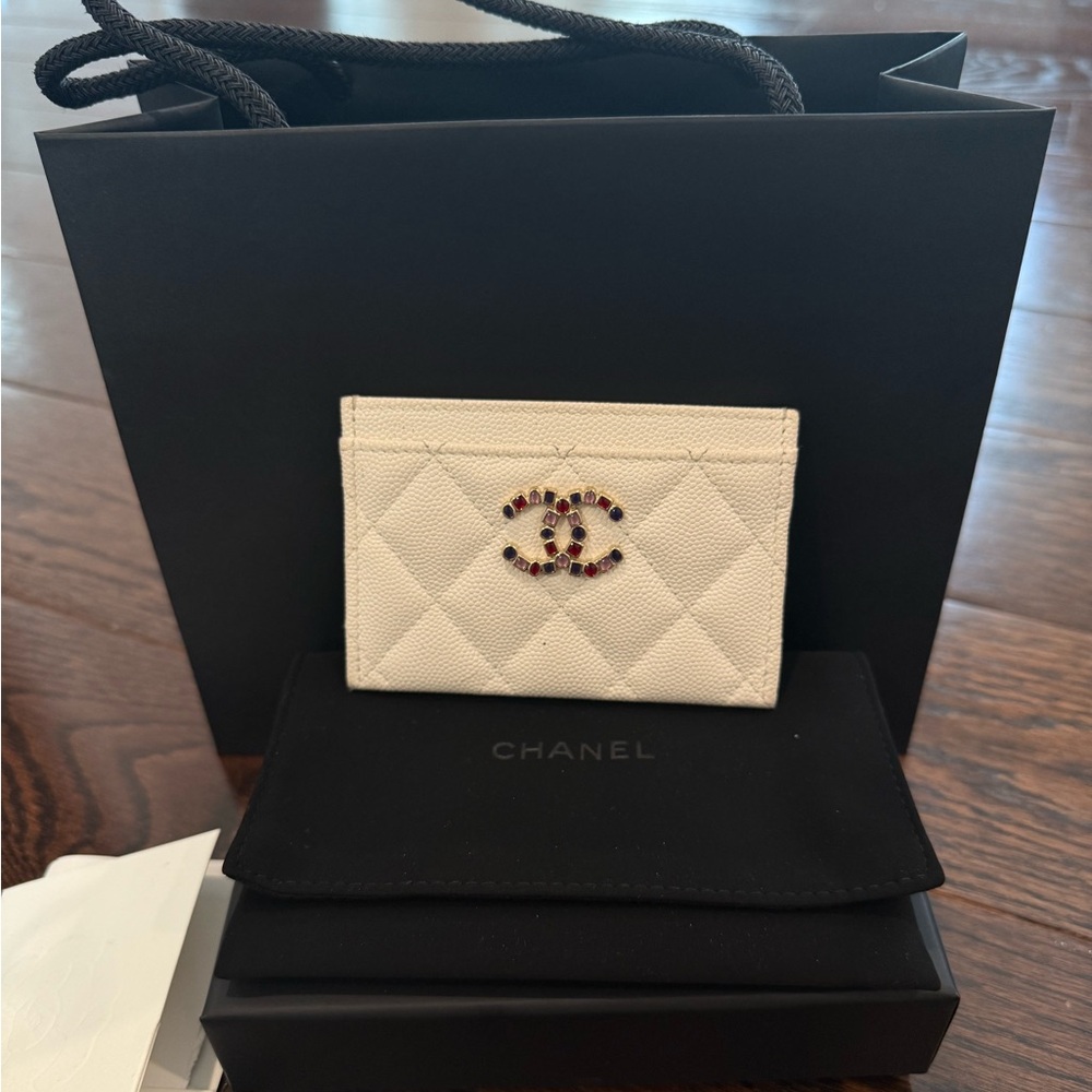 Chanel caviar leather white card holder